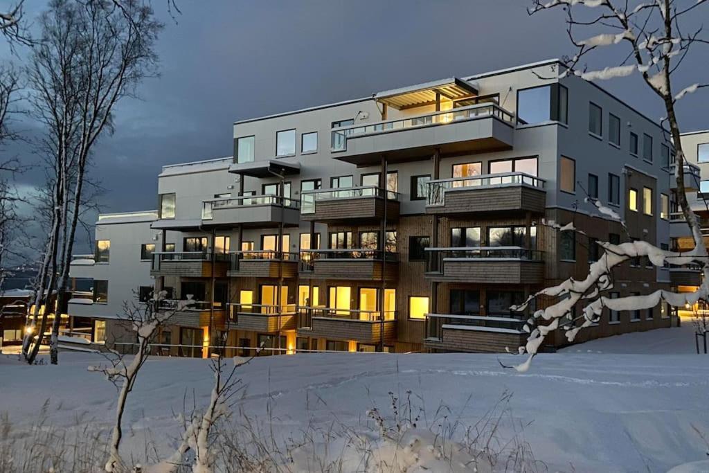 Ny Leilighet I Nytt Bygg I Naturskjonne Omgivelser! Tromsø Exteriér fotografie