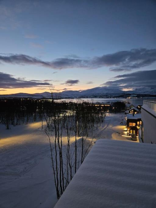 Ny Leilighet I Nytt Bygg I Naturskjonne Omgivelser! Tromsø Exteriér fotografie